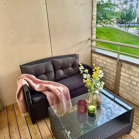 Beautiful Furnished 2-room With A Short Distance To Everything Apartment *